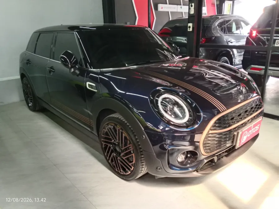 Foto Mobil Bekas Kanan Depan MINI Clubman 2.0 Cooper S tahun 2024