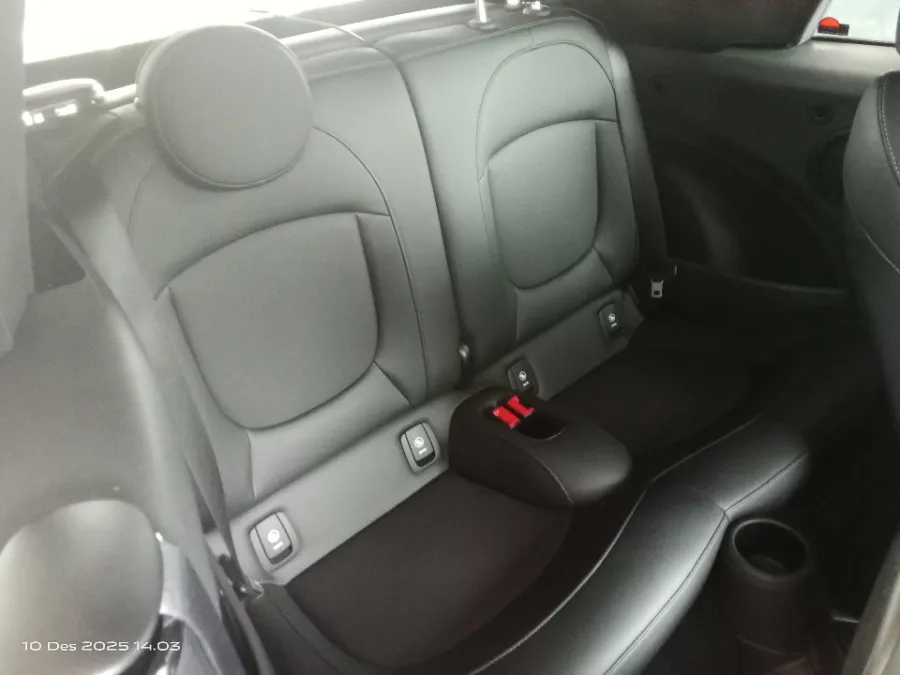 Foto Mobil Bekas Kabin Belakang MINI Convertible 1.5 Cooper tahun 2020