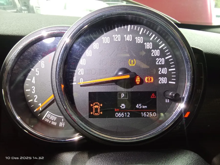 Foto Mobil Bekas Odometer MINI Convertible 1.5 Cooper tahun 2020