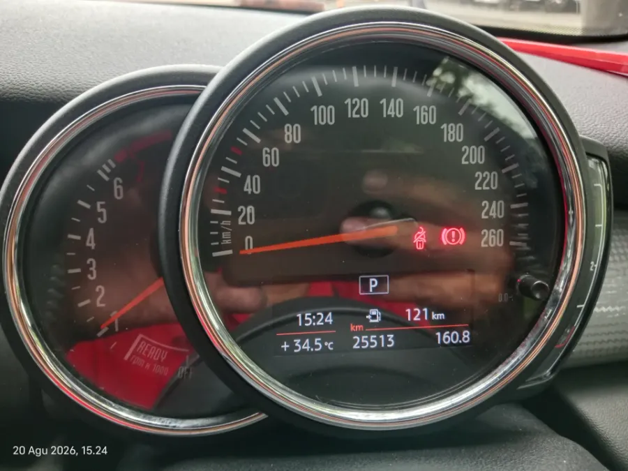 Foto Mobil Bekas Odometer MINI Convertible 1.5 Cooper tahun 2020