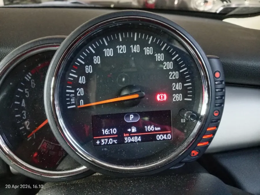 Foto Mobil Bekas Odometer MINI Cooper 1.5 tahun 2016