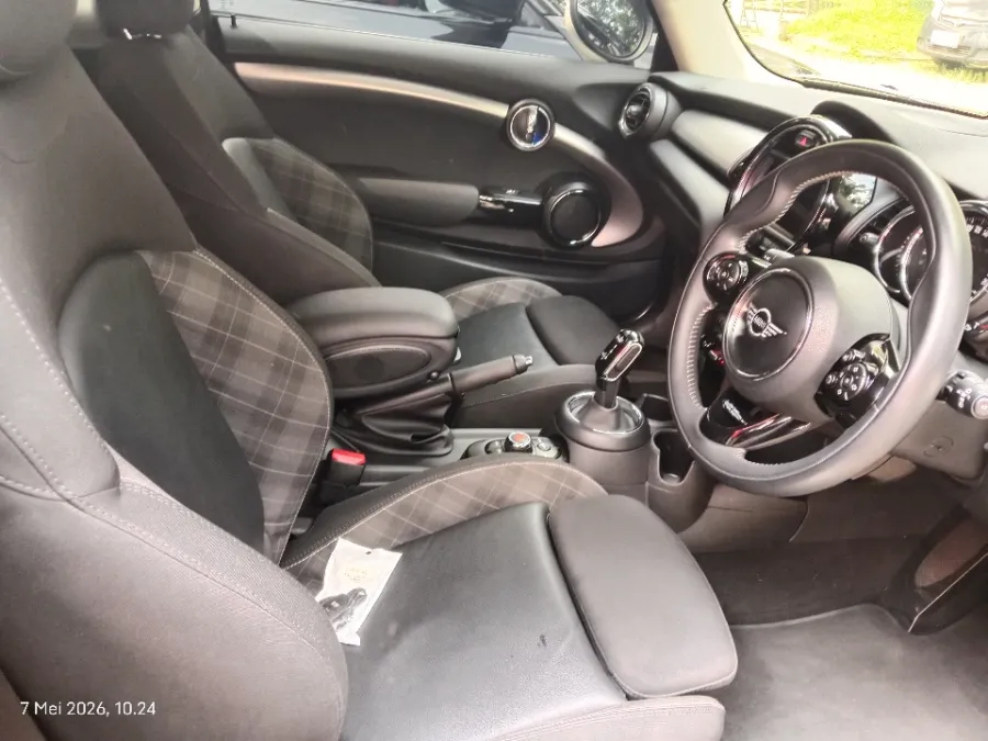 Foto Mobil Bekas Kabin Depan MINI Cooper 1.5 tahun 2018