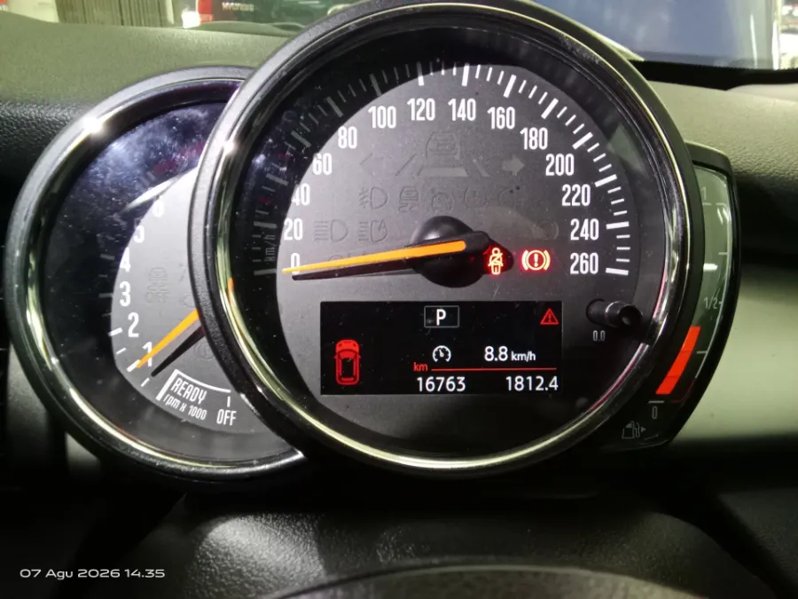 Foto Mobil Bekas Odometer MINI Cooper 1.5 tahun 2018
