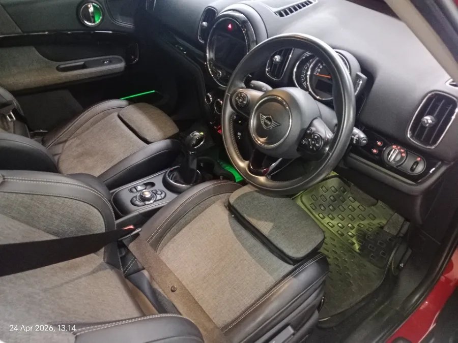 Foto Mobil Bekas Kabin Depan MINI Cooper 1.5 tahun 2019