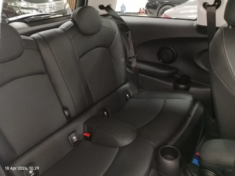 Foto Mobil Bekas Kabin Belakang MINI Cooper 1.5 tahun 2020