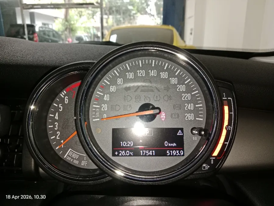 Foto Mobil Bekas Odometer MINI Cooper 1.5 tahun 2020