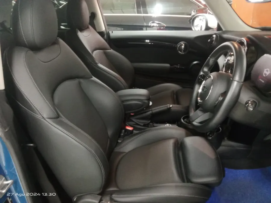 Foto Mobil Bekas Kabin Depan MINI Cooper 1.5 tahun 2021