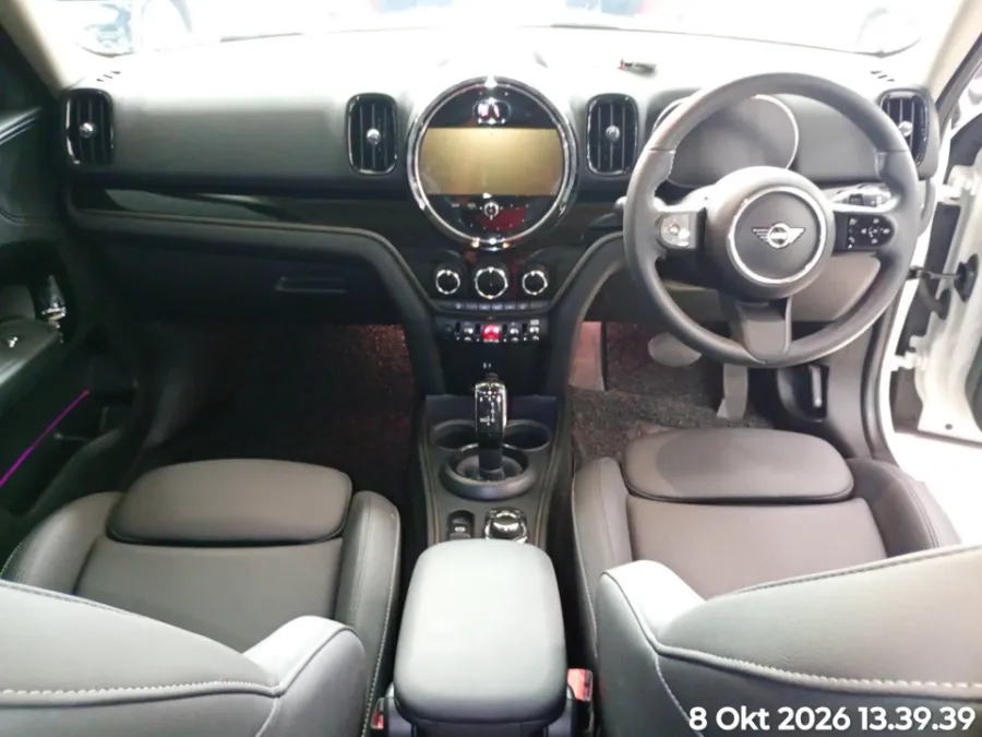 Foto Mobil Bekas Dashboard MINI Cooper 1.5 tahun 2023