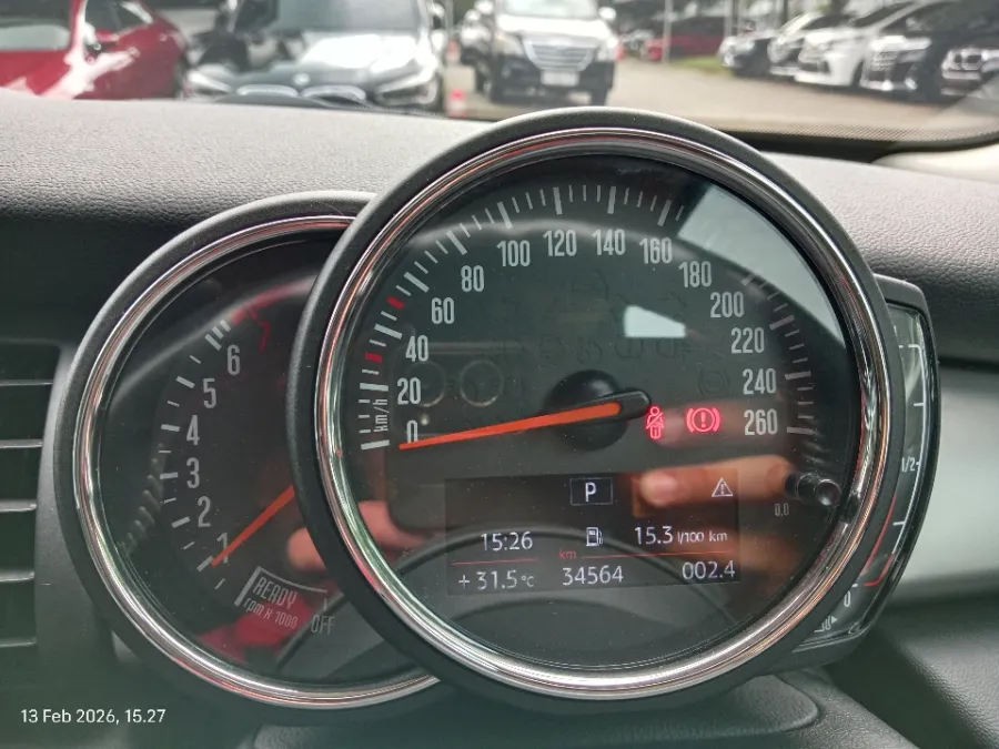 Foto Mobil Bekas Odometer MINI Cooper 1.5 S tahun 2018