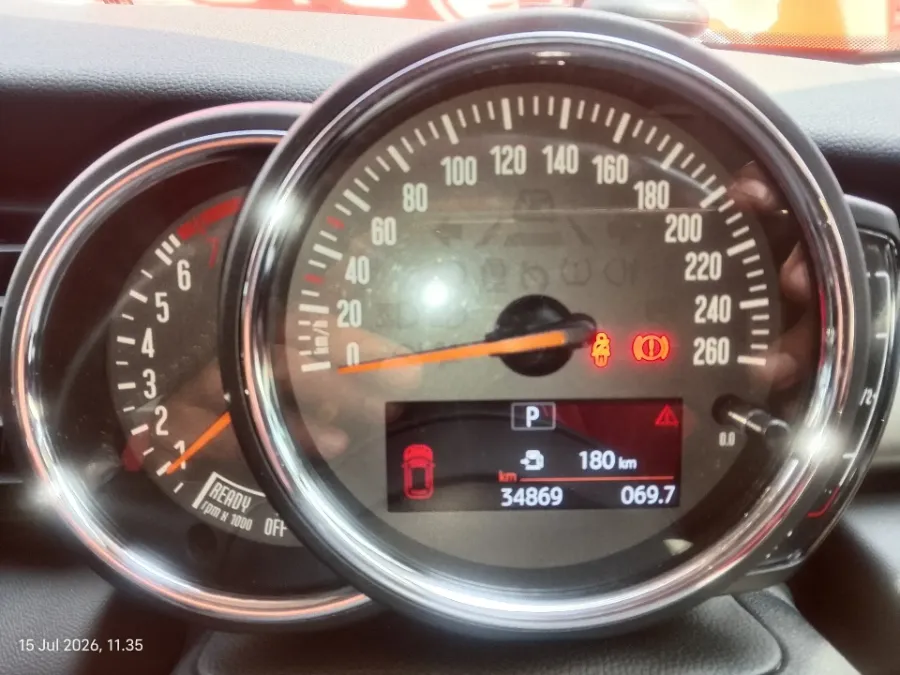Foto Mobil Bekas Odometer MINI Cooper 1.5 S tahun 2018