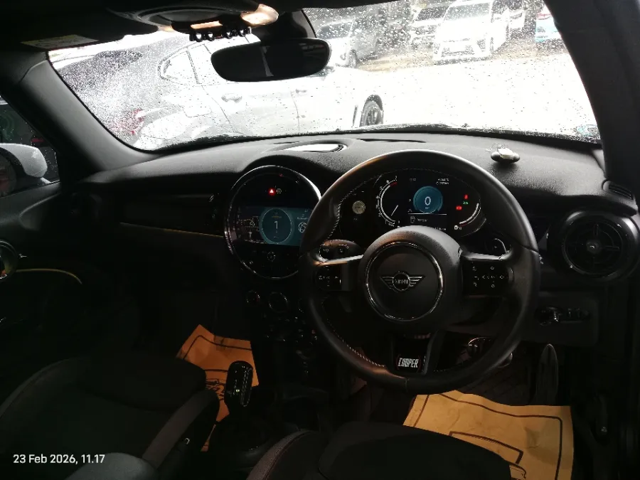 Foto Mobil Bekas Dashboard MINI Cooper 1.6 S Coupe tahun 2021