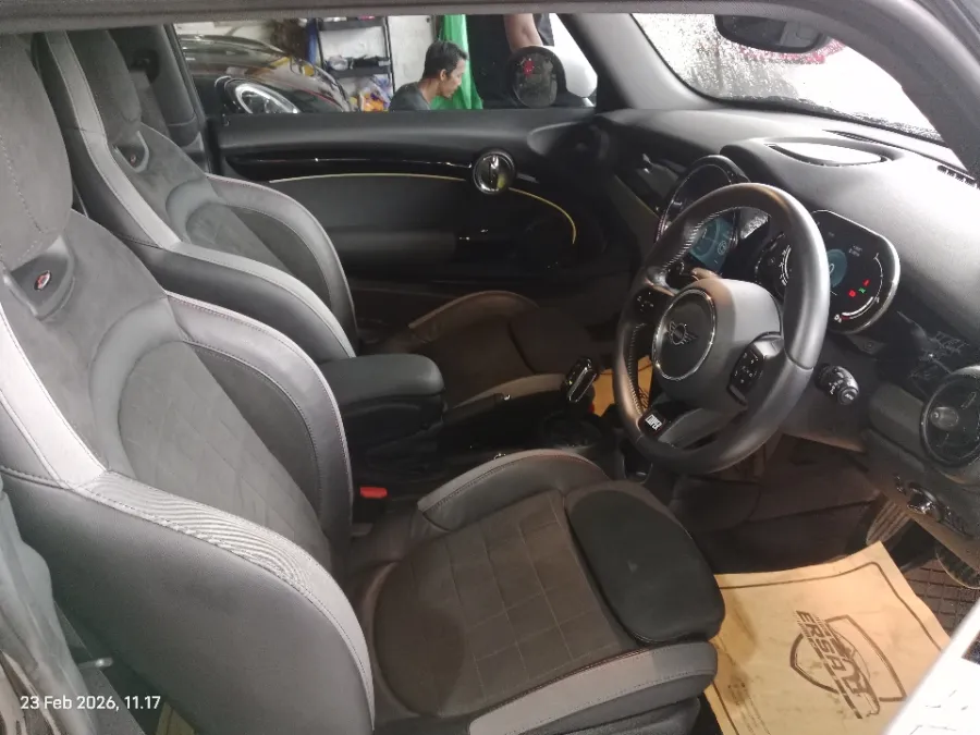 Foto Mobil Bekas Kabin Depan MINI Cooper 1.6 S Coupe tahun 2021