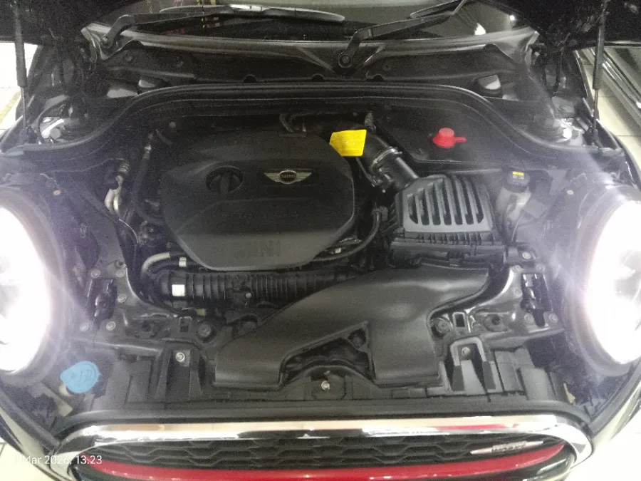 Foto Mobil Bekas Mesin MINI Cooper 2.0 John Cooper Works tahun 2017