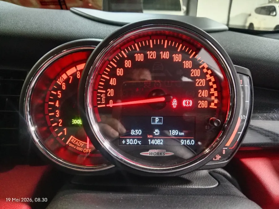 Foto Mobil Bekas Odometer MINI Cooper 2.0 John Cooper Works tahun 2019