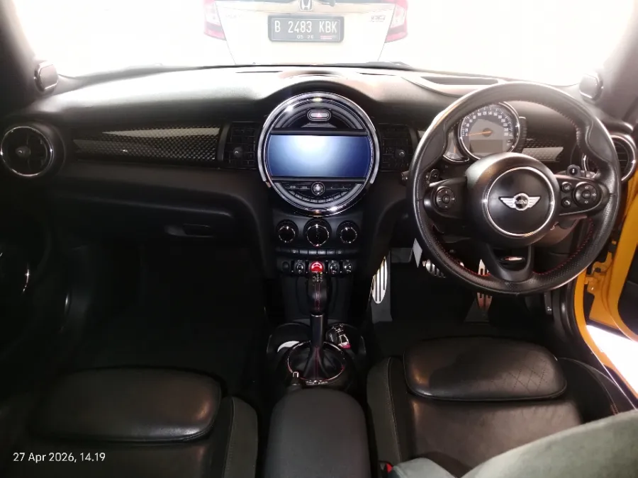 Foto Mobil Bekas Dashboard MINI Cooper 2.0 S tahun 2015