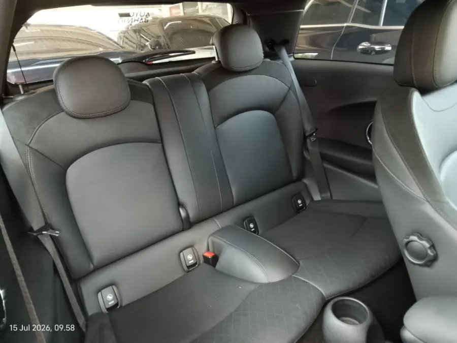 Foto Mobil Bekas Kabin Belakang MINI Cooper 2.0 S tahun 2019