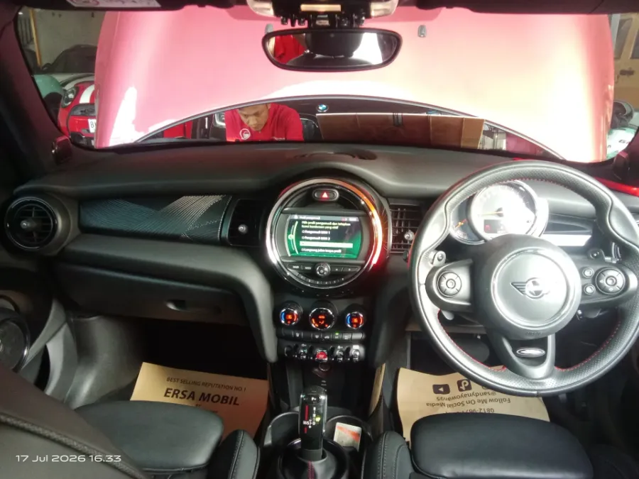 Foto Mobil Bekas Dashboard MINI Cooper 2.0 S tahun 2020