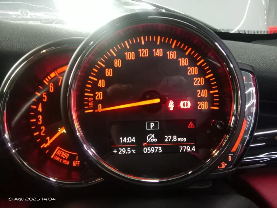 Foto Mobil Bekas Odometer MINI Cooper 2.0 S tahun 2020