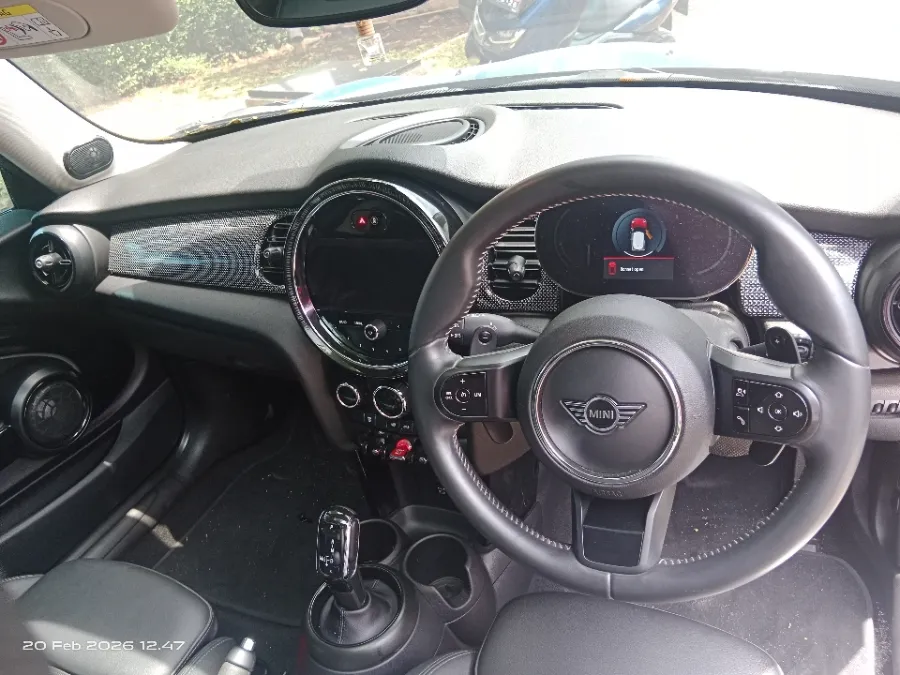 Foto Mobil Bekas Dashboard MINI Cooper 2.0 S tahun 2021