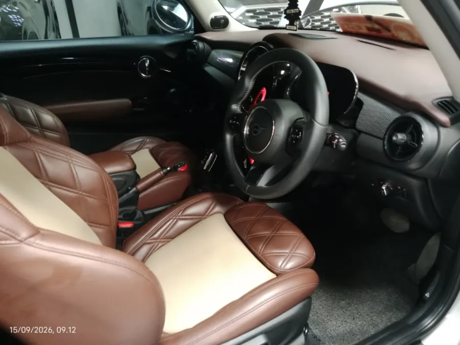 Foto Mobil Bekas Kabin Belakang MINI Cooper 2.0 S tahun 2021