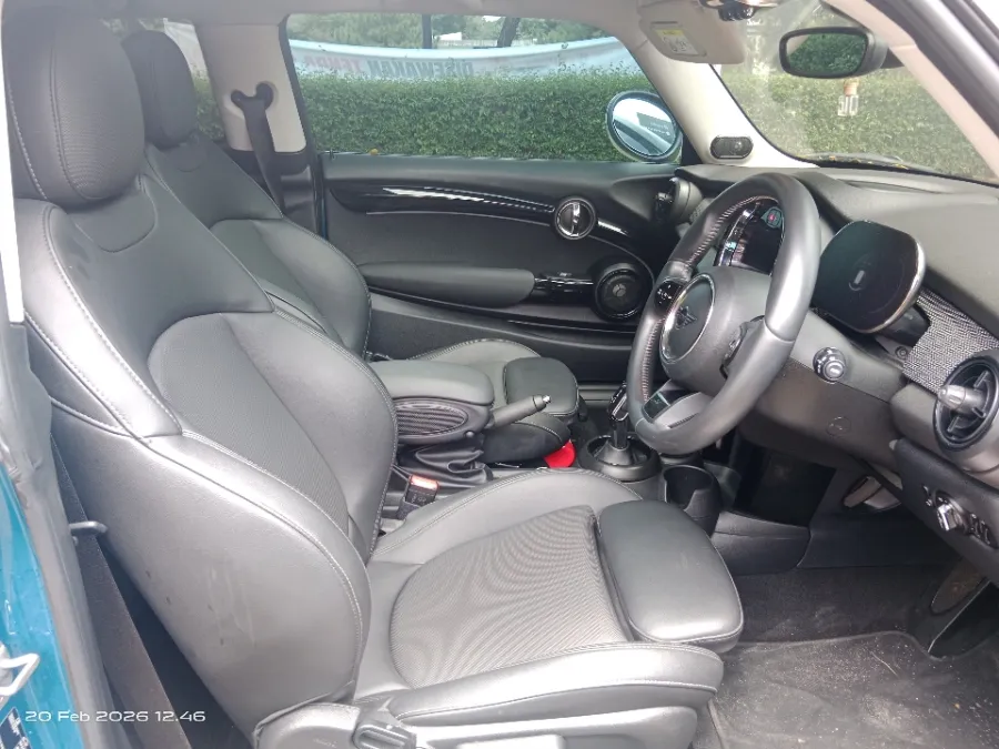 Foto Mobil Bekas Kabin Depan MINI Cooper 2.0 S tahun 2021
