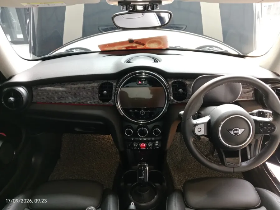 Foto Mobil Bekas Dashboard MINI Cooper 2.0 S tahun 2022