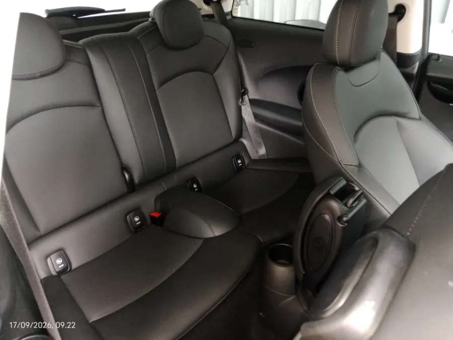 Foto Mobil Bekas Kabin Belakang MINI Cooper 2.0 S tahun 2022