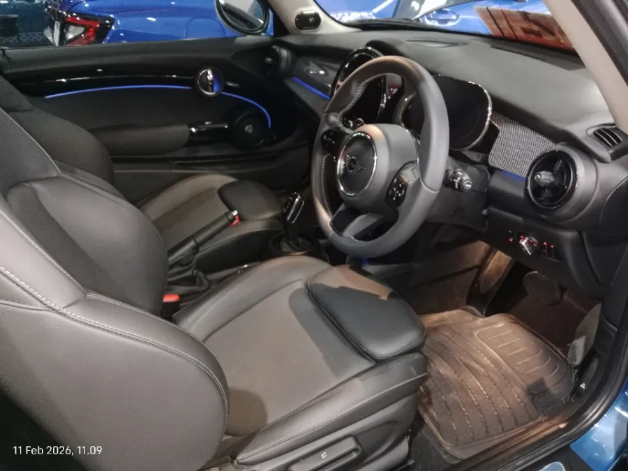 Foto Mobil Bekas Kabin Depan MINI Cooper 2.0 S tahun 2022