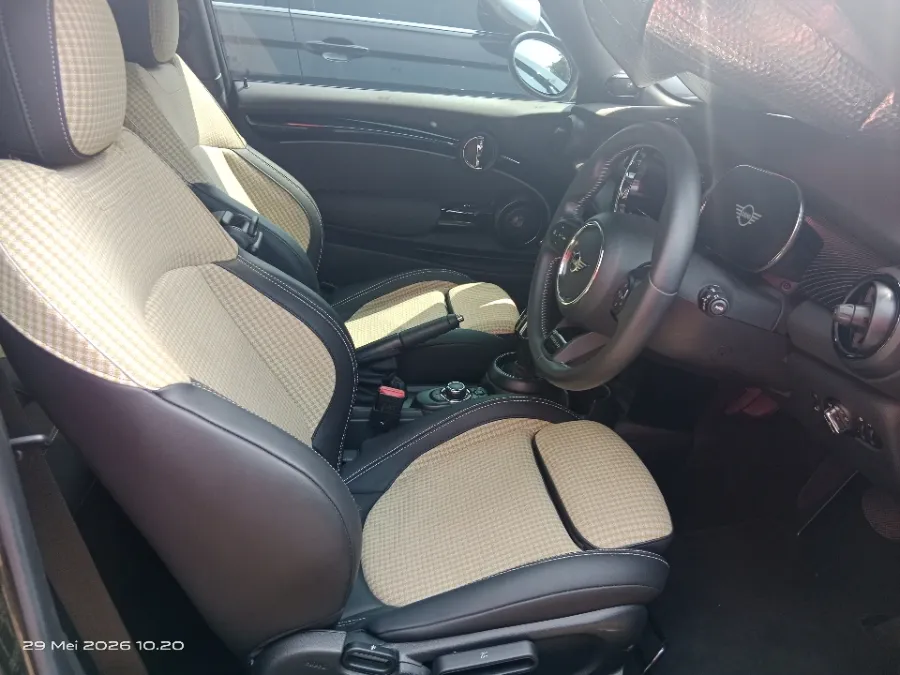 Foto Mobil Bekas Kabin Depan MINI Cooper 2.0 S tahun 2022