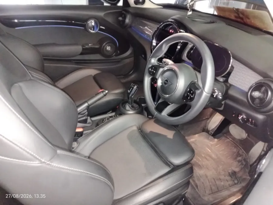 Foto Mobil Bekas Kabin Depan MINI Cooper 2.0 S tahun 2022