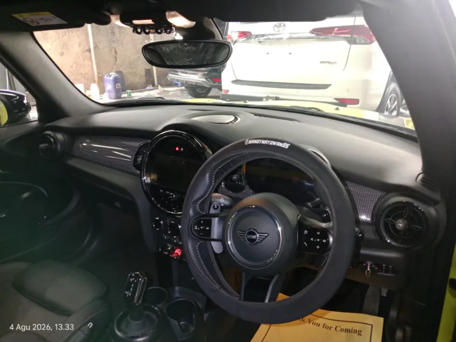 Foto Mobil Bekas Dashboard MINI Cooper 2.0 S tahun 2023
