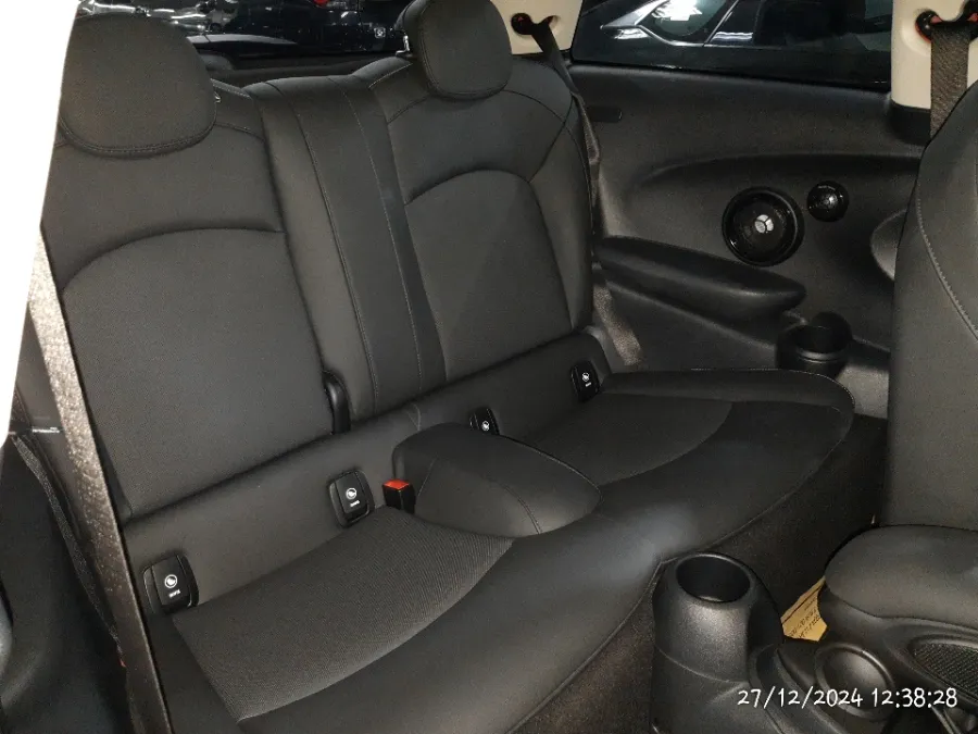 Foto Mobil Bekas Kabin Belakang MINI Cooper 2.0 S tahun 2023