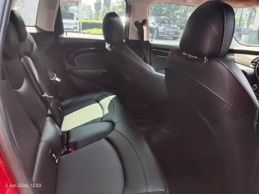 Foto Mobil Bekas Kabin Belakang MINI Cooper 2.0 S tahun 2023