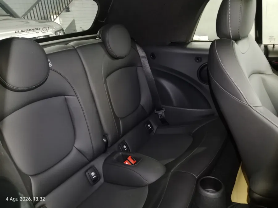Foto Mobil Bekas Kabin Belakang MINI Cooper 2.0 S tahun 2023