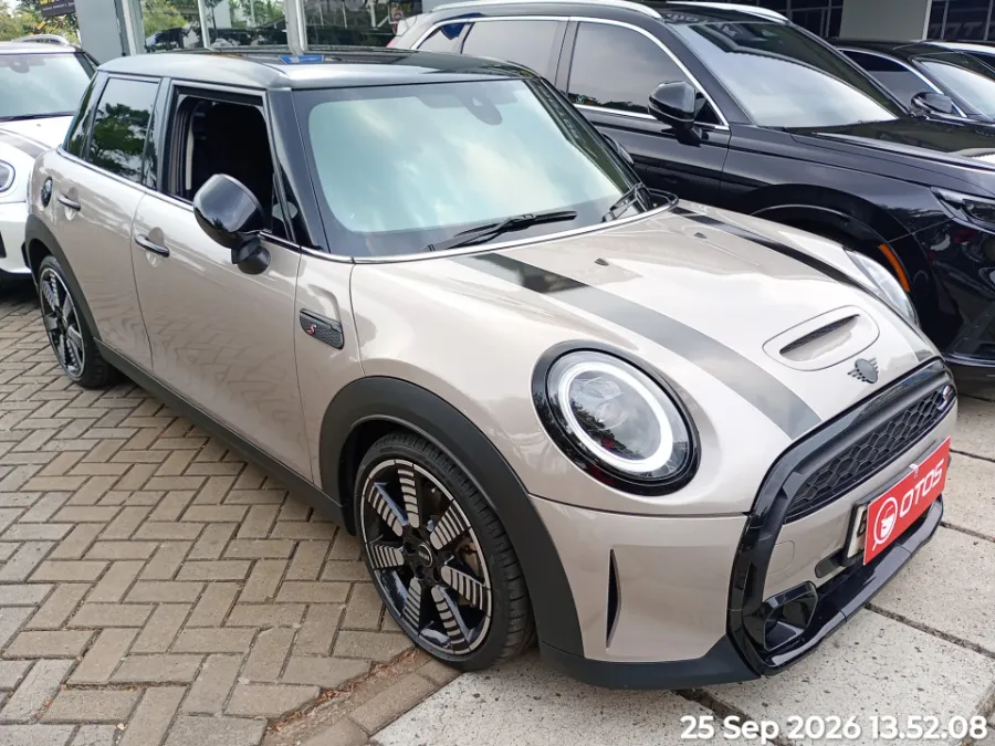 Foto Mobil Bekas Kanan Depan MINI Cooper 2.0 S tahun 2023