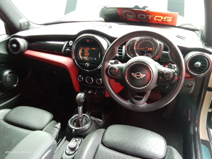 Foto Mobil Bekas Dashboard MINI Cooper S 2.0 tahun 2017