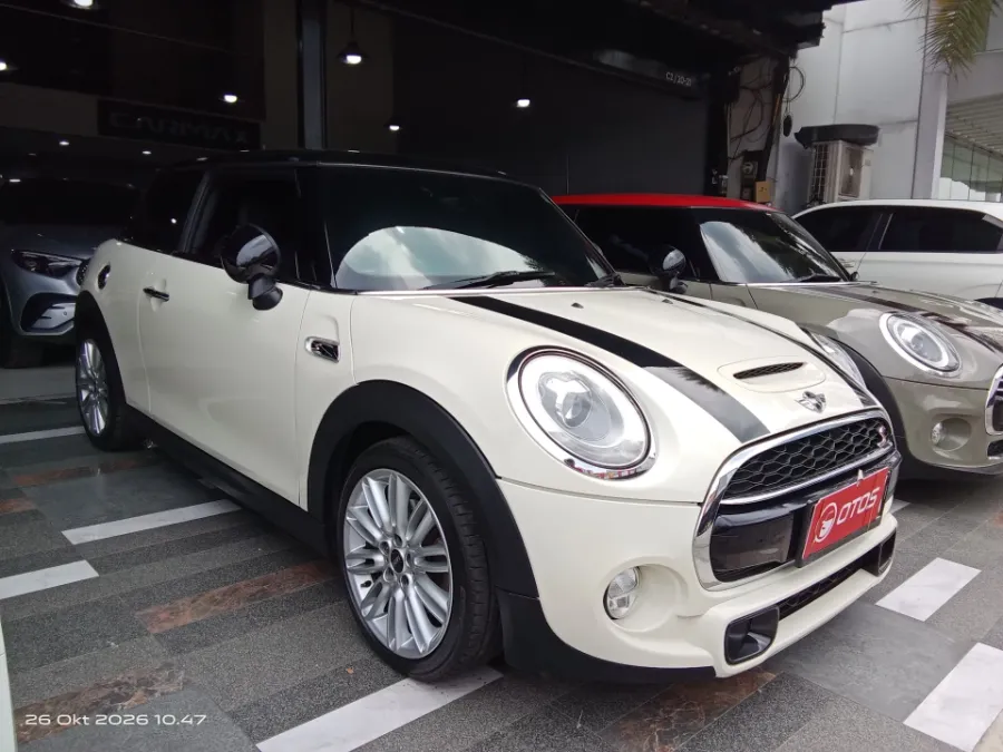 Foto Mobil Bekas Kanan Depan MINI Cooper S 2.0 tahun 2017