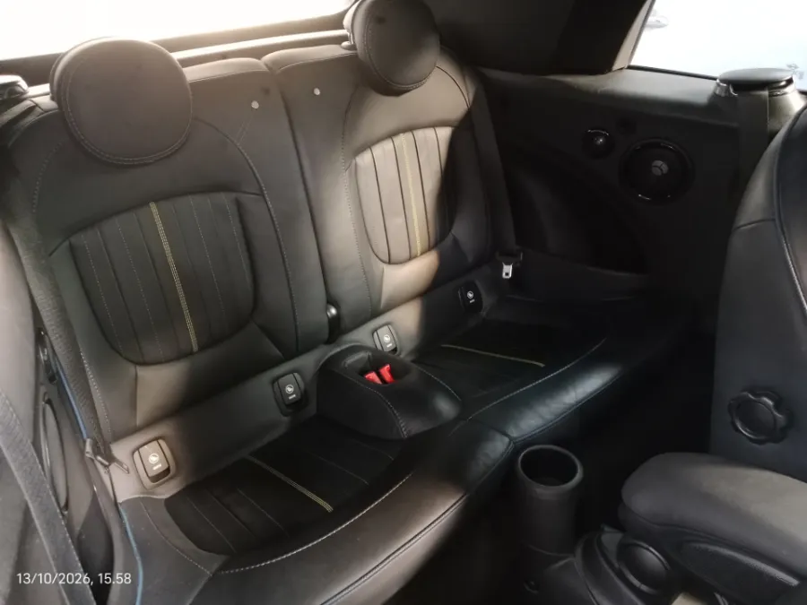 Foto Mobil Bekas Kabin Belakang MINI Cooper S 2.0 Convertible tahun 2020