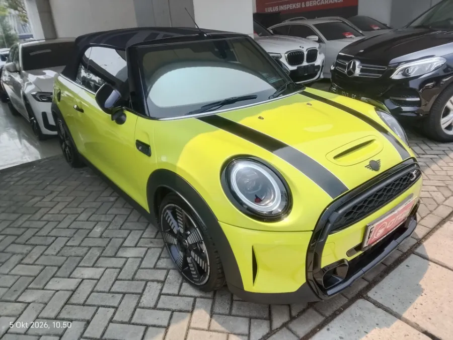 Foto Mobil Bekas Kanan Depan MINI Cooper S 2.0 Convertible tahun 2023