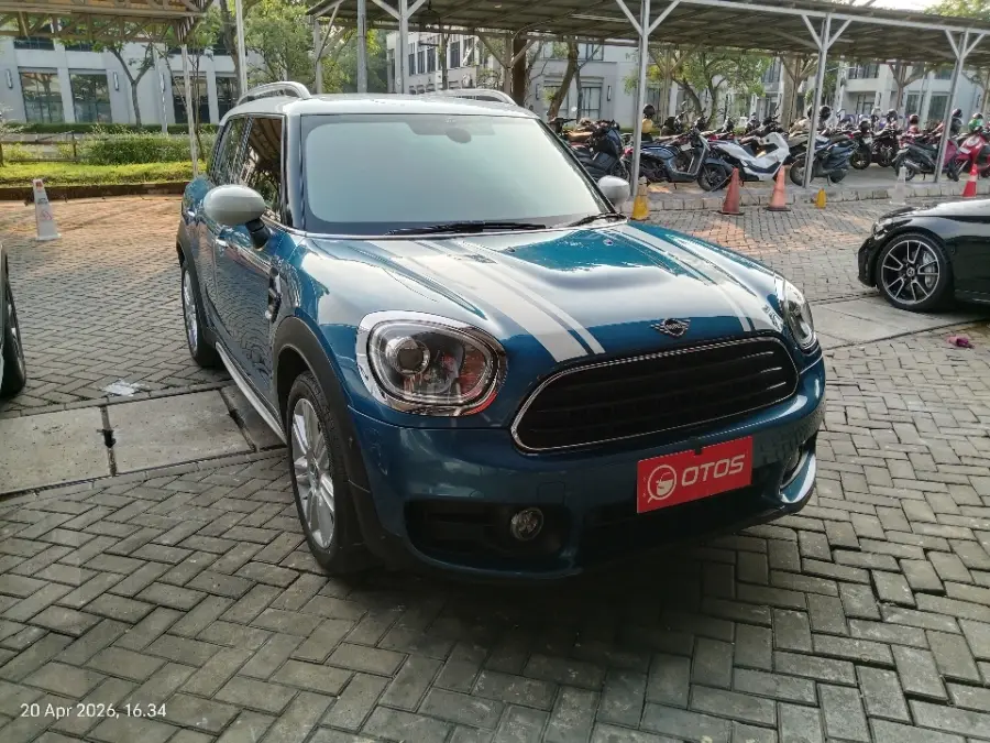 Foto Mobil Bekas Kanan Depan MINI Countryman 1.5 Cooper tahun 2020