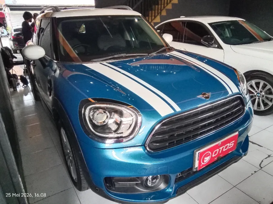 Foto Mobil Bekas Kanan Depan MINI Countryman 1.5 Cooper tahun 2020