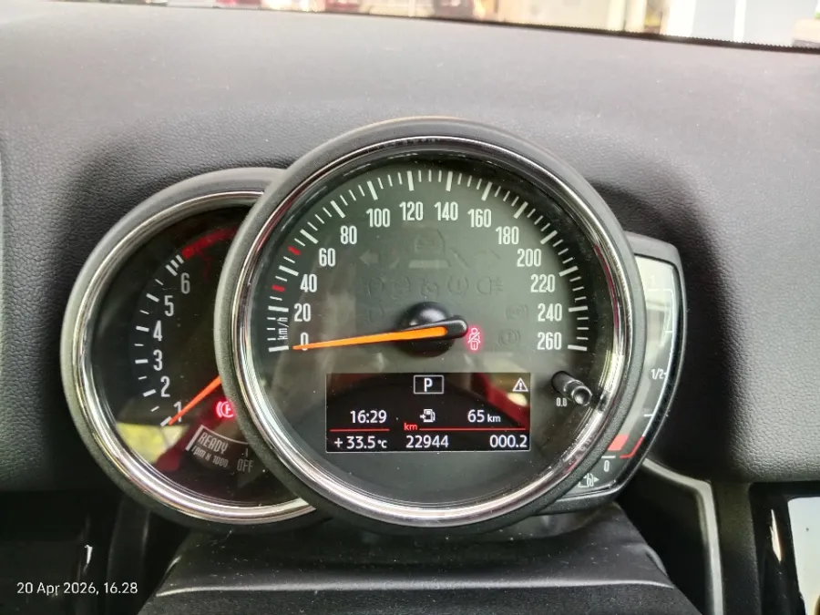 Foto Mobil Bekas Odometer MINI Countryman 1.5 Cooper tahun 2020