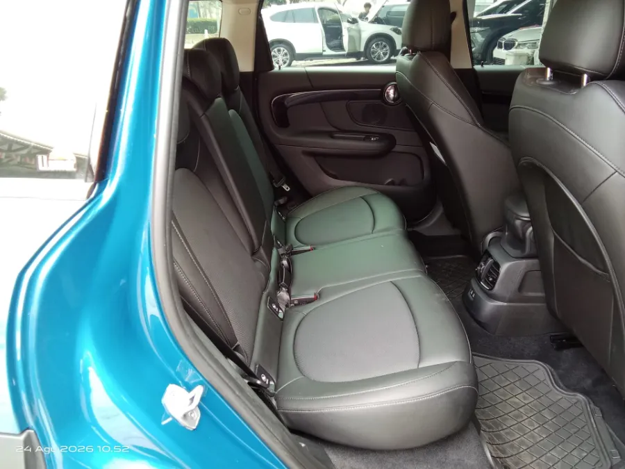 Foto Mobil Bekas Kabin Belakang MINI Countryman 1.5 Cooper tahun 2021