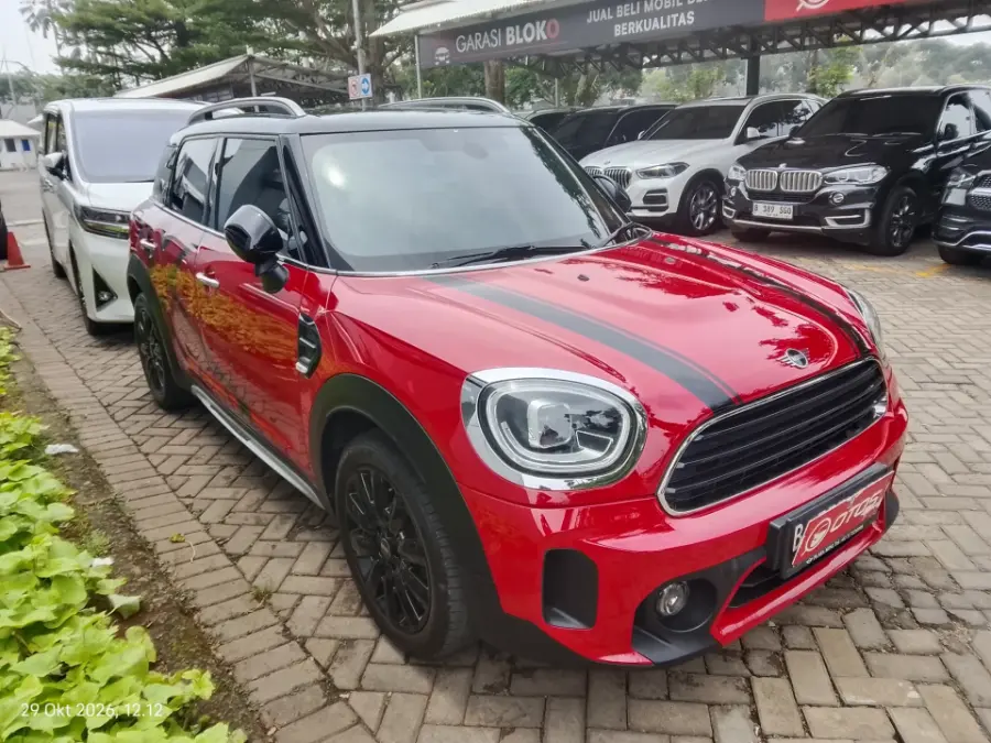 Foto Mobil Bekas Kanan Depan MINI Countryman 1.5 Cooper tahun 2021