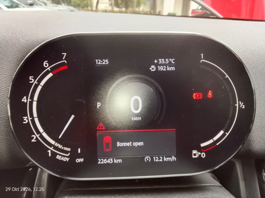 Foto Mobil Bekas Odometer MINI Countryman 1.5 Cooper tahun 2021