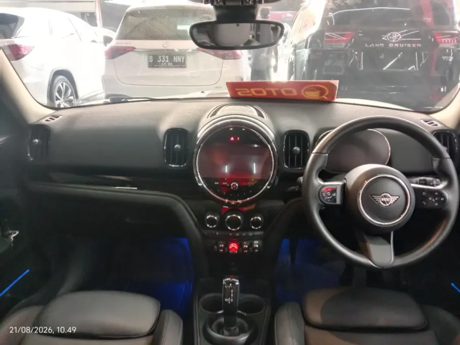 Foto Mobil Bekas Dashboard MINI Countryman 1.5 Cooper tahun 2022