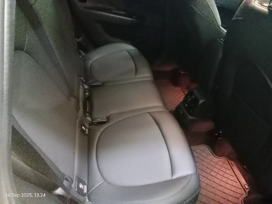 Foto Mobil Bekas Kabin Belakang MINI Countryman 1.5 Cooper tahun 2022