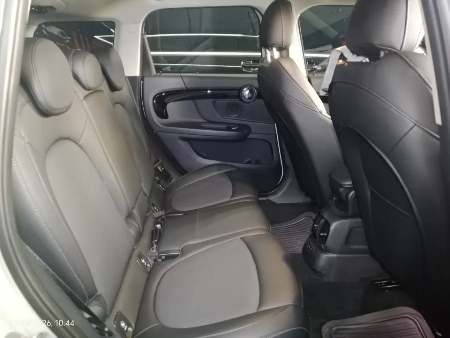 Foto Mobil Bekas Kabin Belakang MINI Countryman 1.5 Cooper tahun 2022