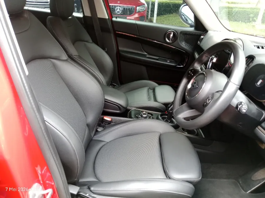 Foto Mobil Bekas Kabin Depan MINI Countryman 1.5 Cooper tahun 2022