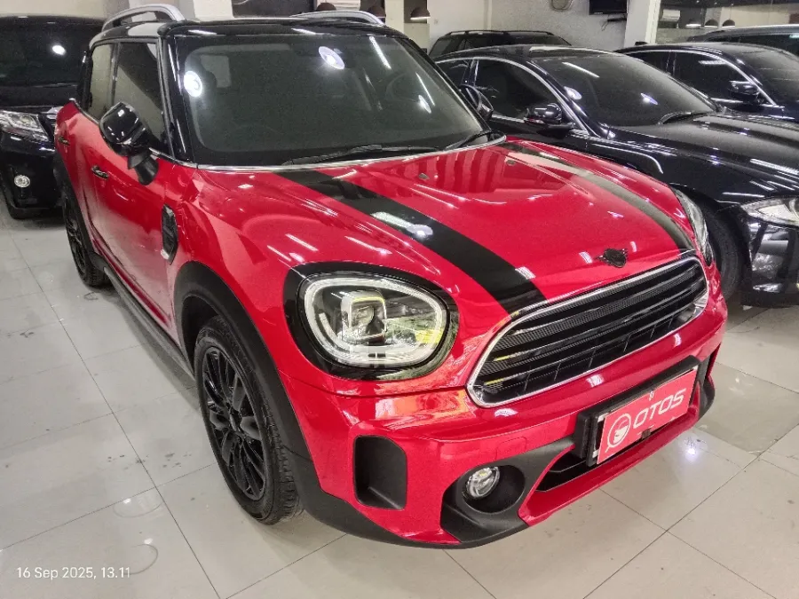 Foto Mobil Bekas Kanan Depan MINI Countryman 1.5 Cooper tahun 2022